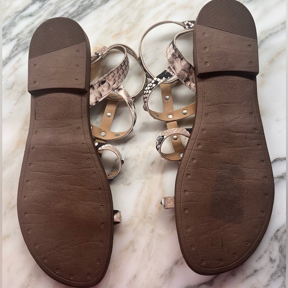 STEVE Madden Beyond Ankle Strap Sandals - Picture 5 of 10